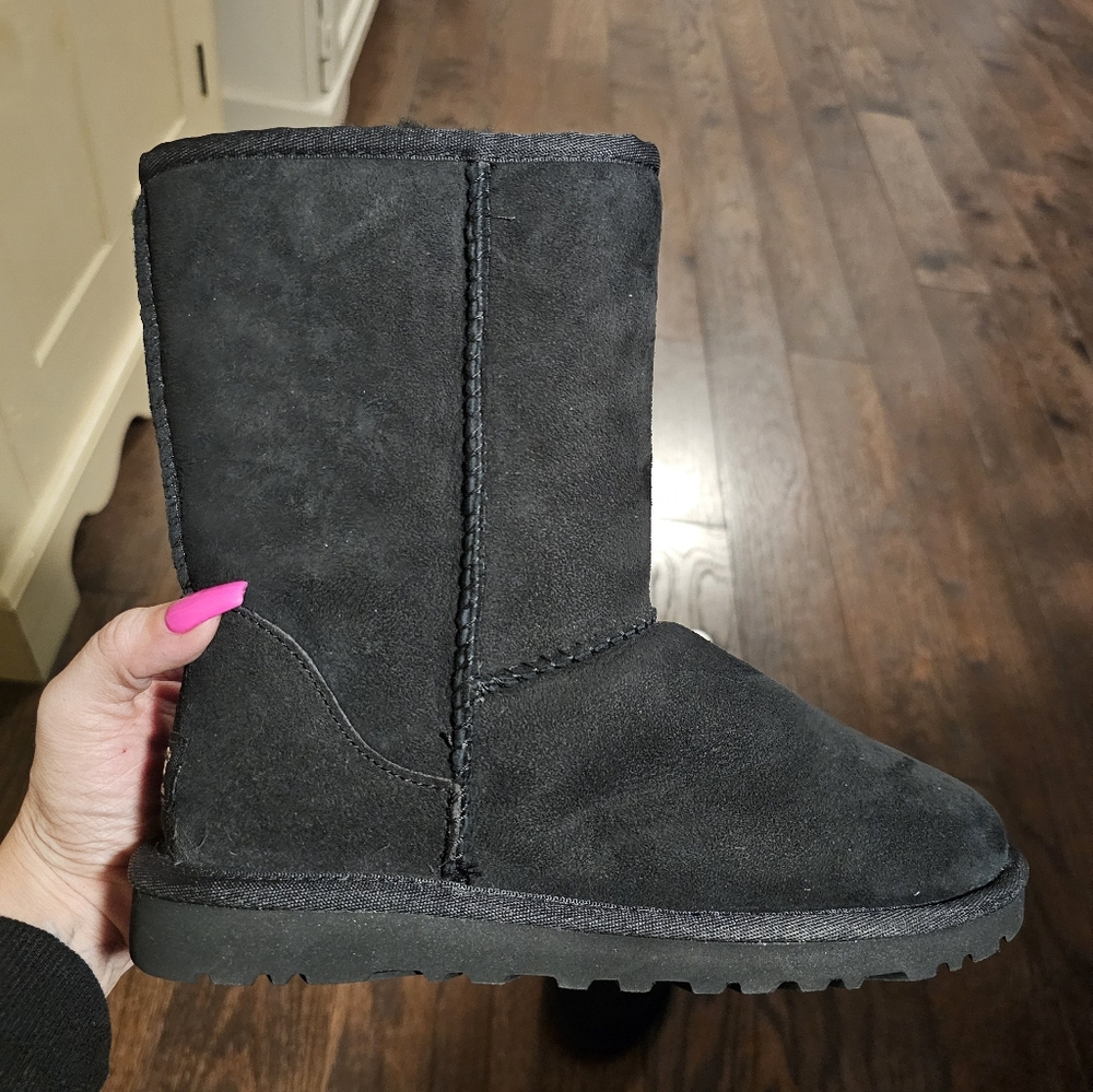 NWT Black Short Ugg Boots